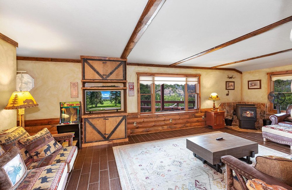 42182 Mynatt Drive, Three Rivers, CA 93271