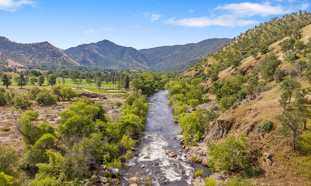 Three Rivers Golf Course and Restaurant & Bar, Three Rivers, CA 93271