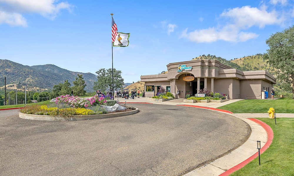 Three Rivers Golf Course and Restaurant & Bar, Three Rivers, CA 93271