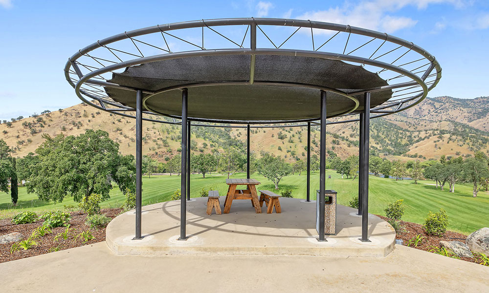 Three Rivers Golf Course and Restaurant & Bar, Three Rivers, CA 93271