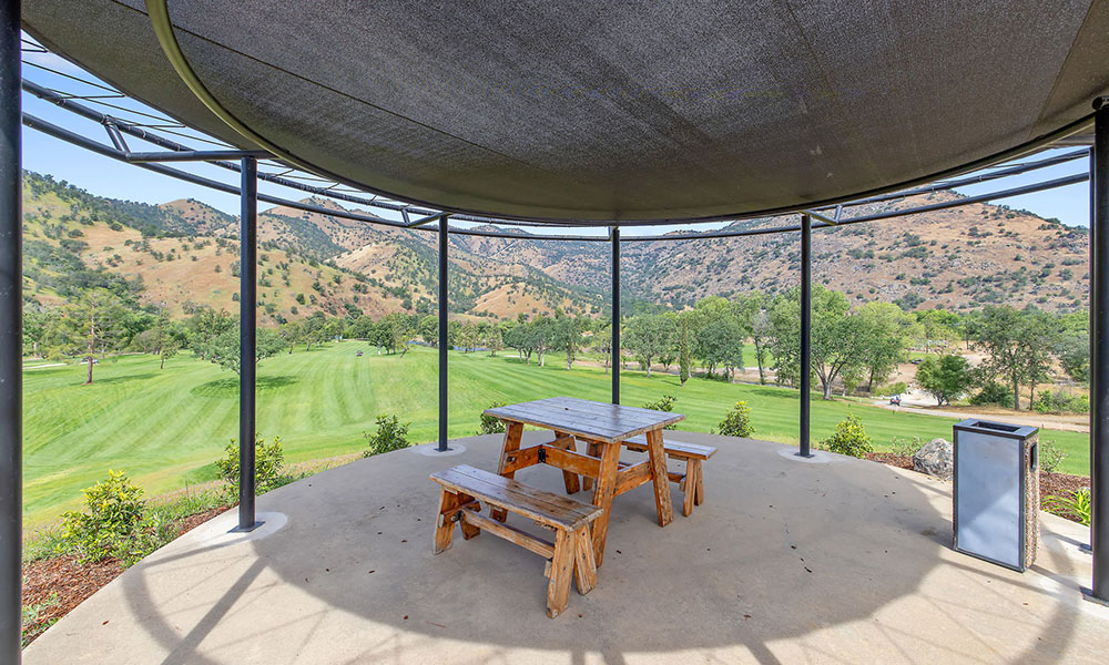 Three Rivers Golf Course and Restaurant & Bar, Three Rivers, CA 93271