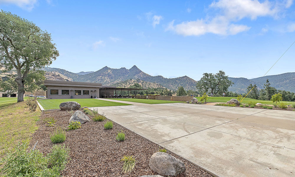 Three Rivers Golf Course and Restaurant & Bar, Three Rivers, CA 93271