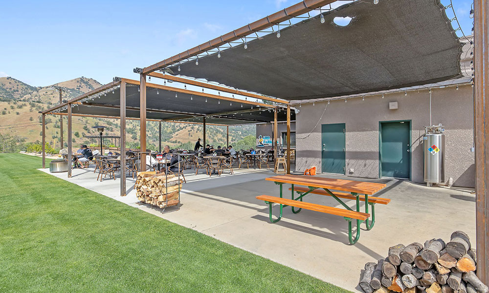 Three Rivers Golf Course and Restaurant & Bar, Three Rivers, CA 93271