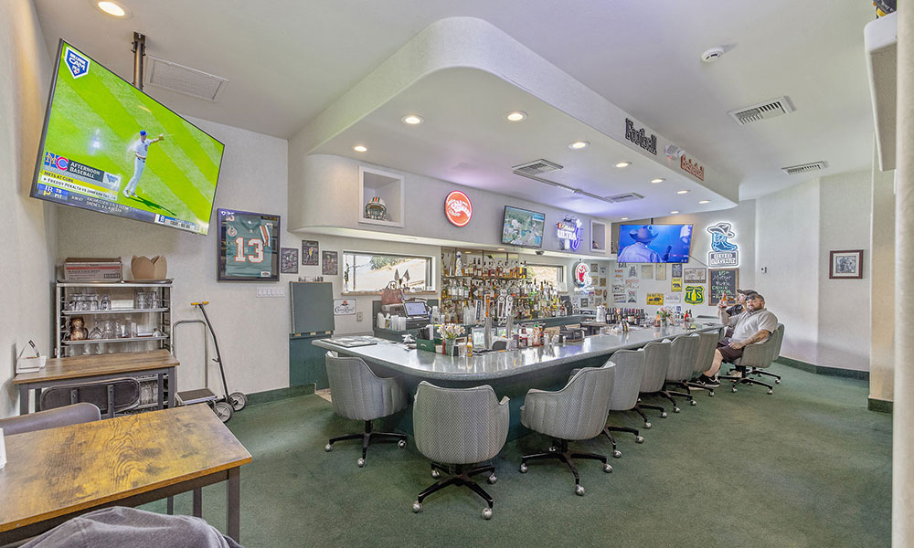 Three Rivers Golf Course and Restaurant & Bar, Three Rivers, CA 93271